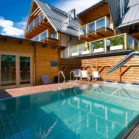 Halnica Pod Skocznia - Jacuzzi & Sauna, Parking