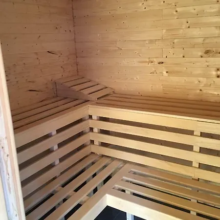 Halnica Pod Skocznia - Jacuzzi & Sauna, Parking