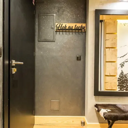 Halnica Pod Skocznia - Jacuzzi & Sauna, Parking アパート