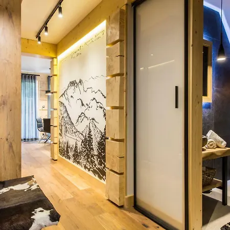 Halnica Pod Skocznia - Jacuzzi & Sauna, Parking アパート *