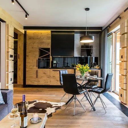 Halnica Pod Skocznia - Jacuzzi & Sauna, Parking ザコパネ